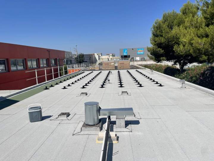 Pose de plots Soprasolar Béziers SBE (1)